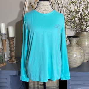 Vineyards Vines Performance tee